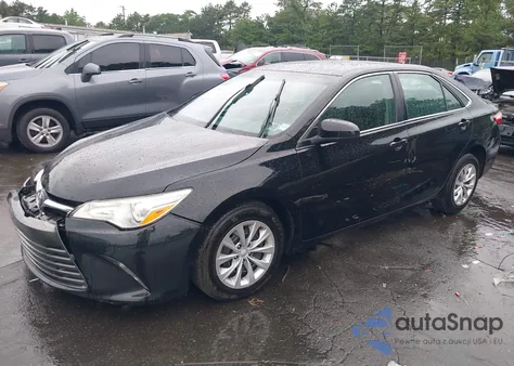 2016 Toyota Camry Hybrid Le z USA, uszkodzony, nr VIN 4T1BD1FK1GU191308